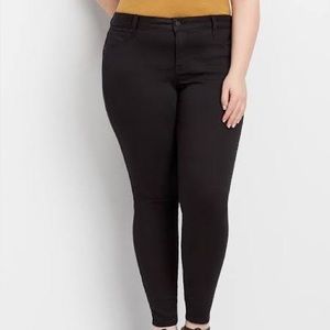 Maurice’s plus size black mid rise Jegging - like new - size 18